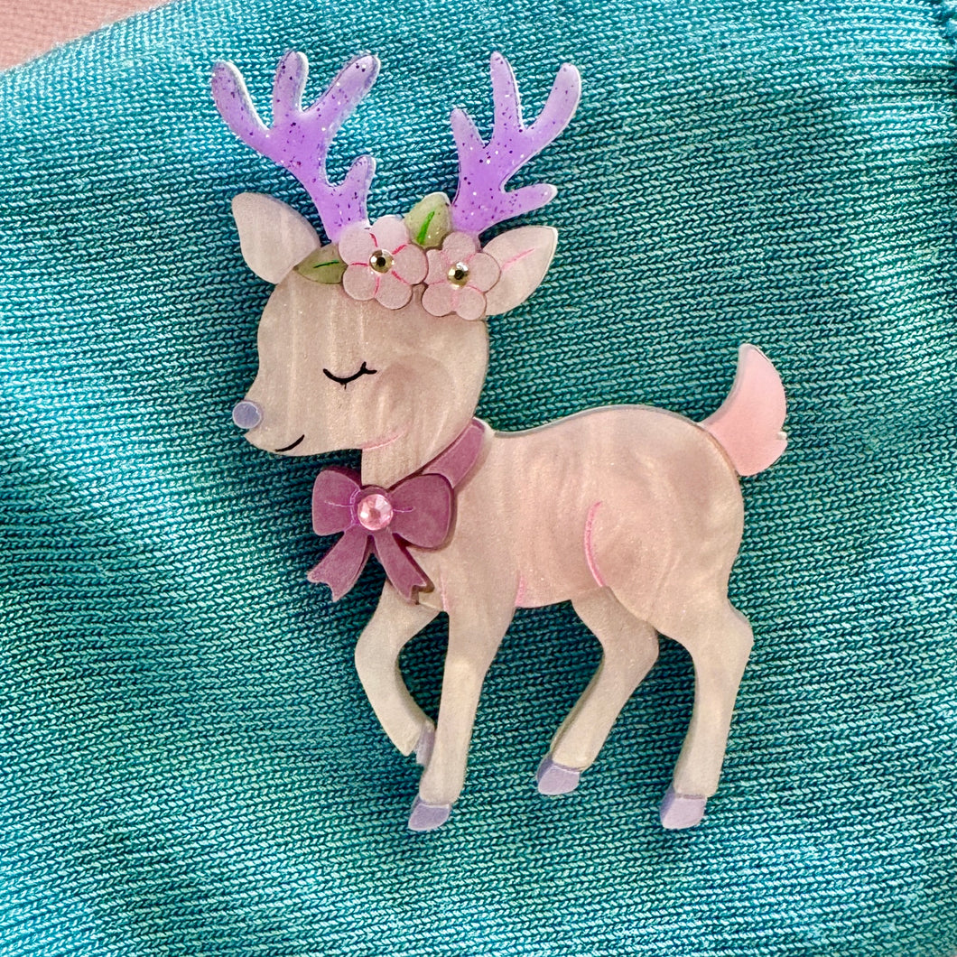 Candy the deer 🦌 - Brooch